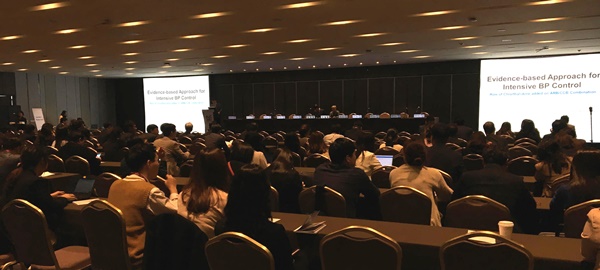 지난 12일 서울 워커힐호텔에서 대한심장학회 회원 약 300여명이 참석한 가운데 열린 한미약품의 산학 심포지엄.