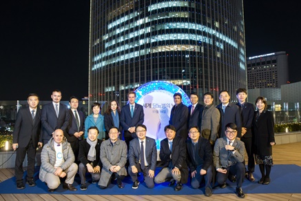 11월 14일 세계 당뇨병의 날을 맞아 한국 노보 노디스크제약과 대한당뇨병학회, 주한덴마크대사관 주요 인사가 한 자리에 모여 2018 푸른빛 점등식 사전 행사를 진행하고 있다.