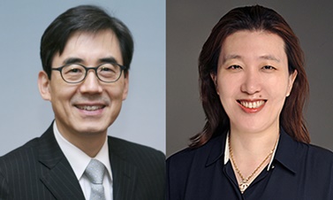 왼쪽부터)김효수 교수, 장현덕 교수.