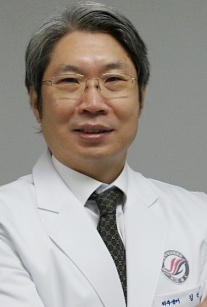 한림대성심병원 척추센터 김석우 교수.